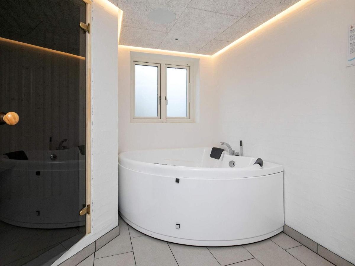 14 Person Holiday Home In L Kken Леккен Екстер'єр фото